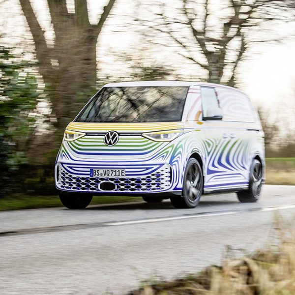 ID. Buzz arriva il furgoncino Volkswagen del futuro