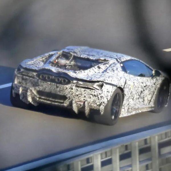 Lamborghini Aventador: ecco il prototipo ibrido della sua erede