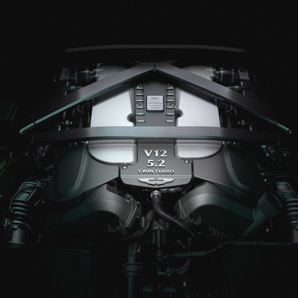 Aston Martin Vantage V12 Serie Speciale per l’addio