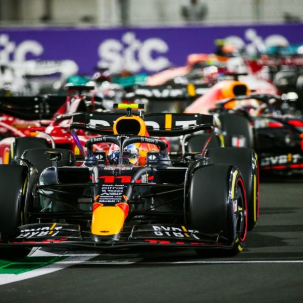 Formula 1 GP d’Arabia: Verstappen conquista la prima vittoria