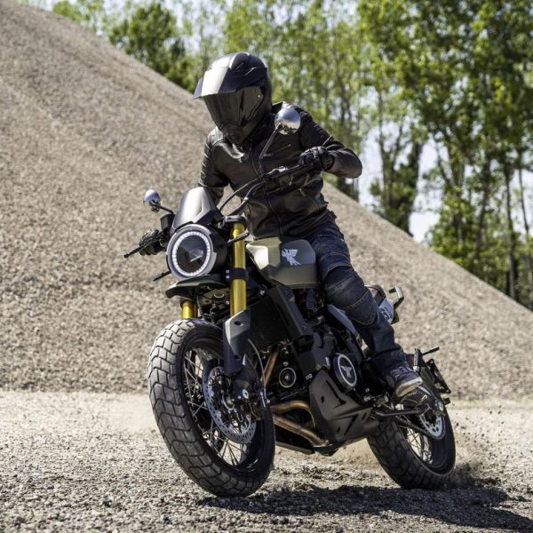 Moto Morini Seiemmezzo arriva in versione Street e Scrambler