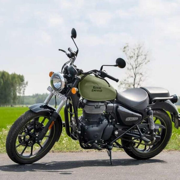 Royal Enfield Meteor 350 MY2023 si aggiorna