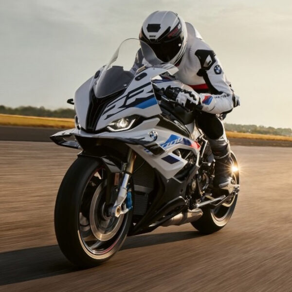 BMW S 1000 RR: il grande salto nell’hypersport