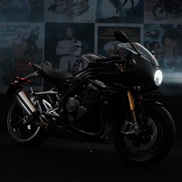 Speed Triple Bond Edition: la 1200 RR Speciale