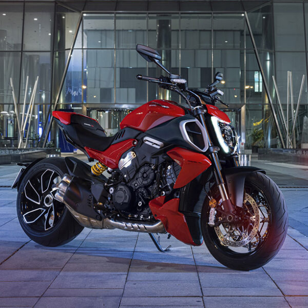 Ducati Diavel V4: ecco la muscle cruiser da battaglia