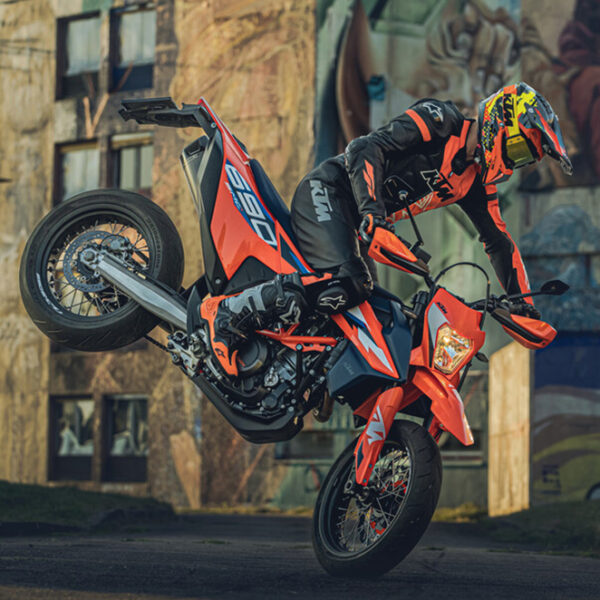 KTM 690 Enduro R e 690 SMC R: funnybike