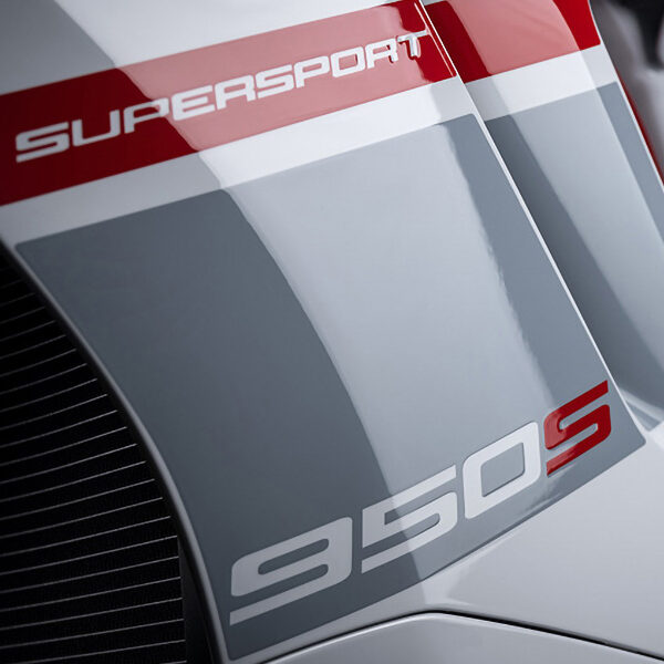 SuperSport 950S Stripe Livery: Ducati elegante e sportiva