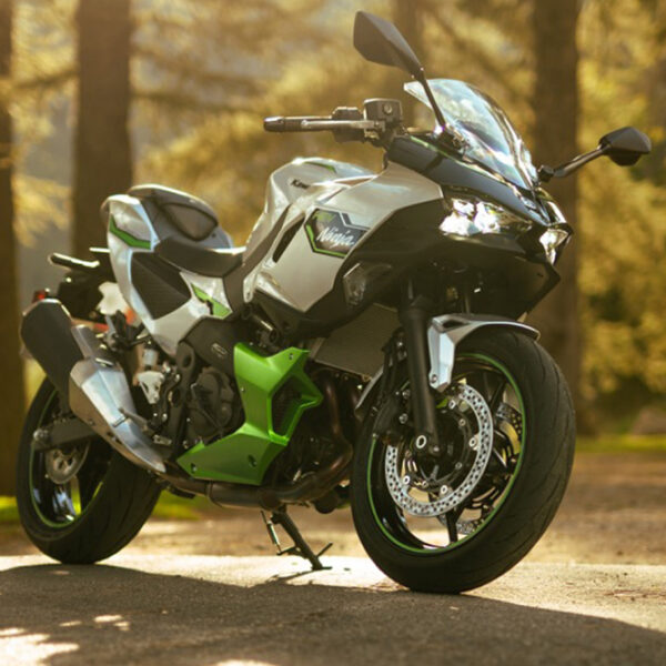 Kawasaki Ninja 7 Hybrid. Arriva la prima moto ibrida