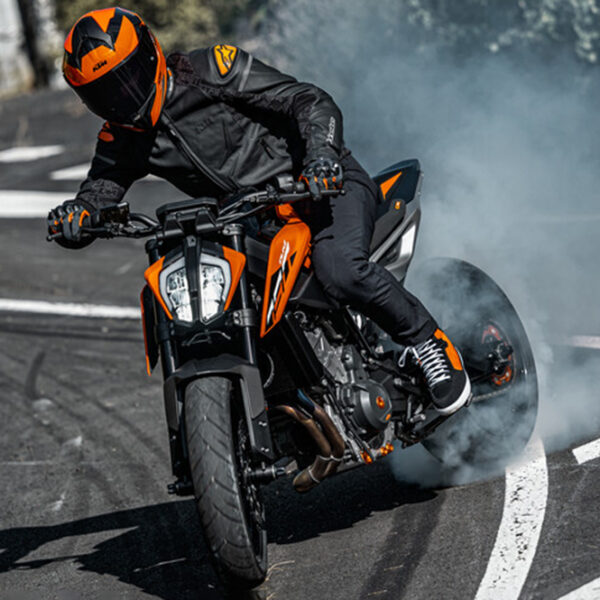 KTM 790 DUKE: la Scalpel fa battere il cuore