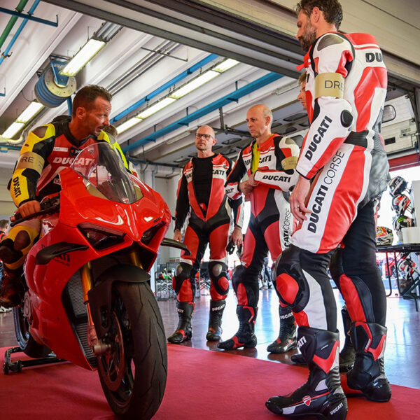 Ducati Riding Experience 2024: emozioni e adrenalina in sella