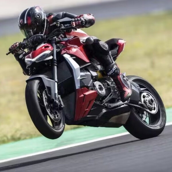 Ducati Streetfighter V2: accessori Performance per renderla unica