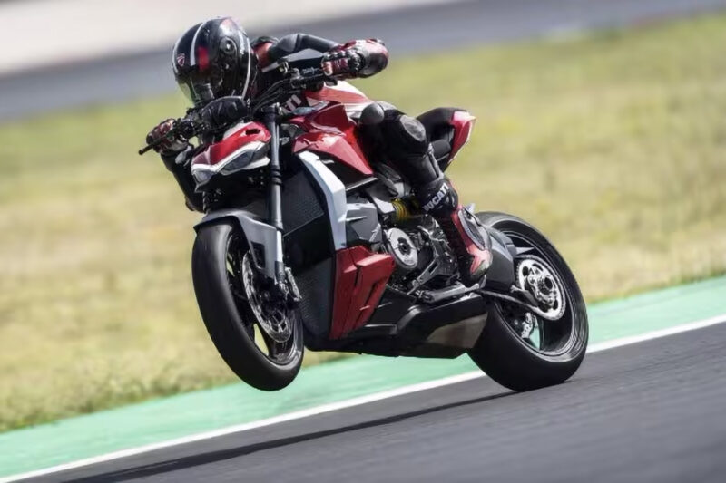 Ducati Streetfighter V2: accessori Performance per renderla unica
