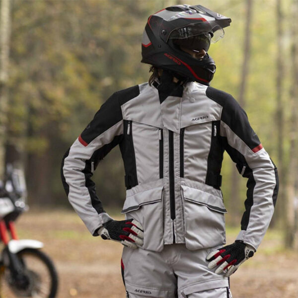 Acerbis X-Rover il nuovo completo nato per l’Adventuring