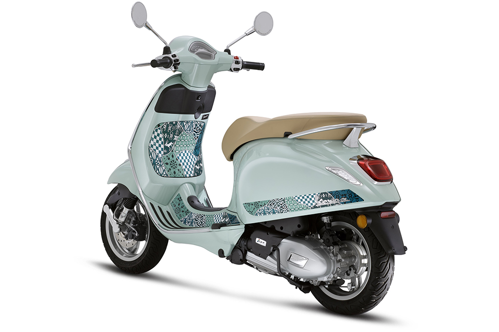 Vespa Primavera Batik