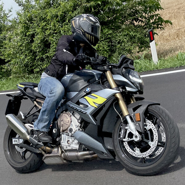 BMW S 1000 R: la regina dell’equilibrio – PROVA