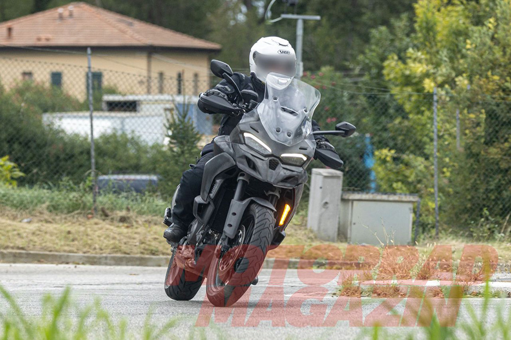 Ducati Multistrada V2 2025