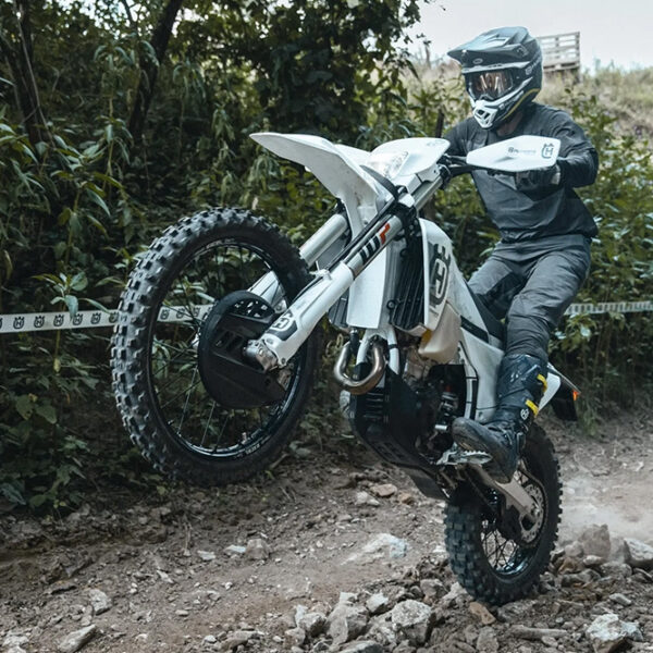 Husqvarna TE 300 Pro e FE 350 Pro: pronto-gara