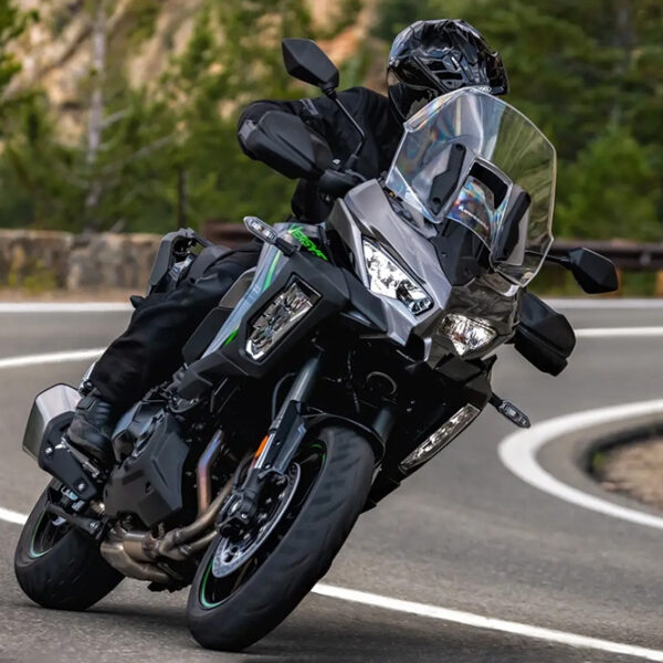 Kawasaki Versys 1100 2025: potenza e tecnologia per viaggiare