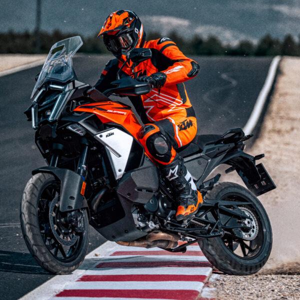 KTM 1390 Super Adventure S EVO: tecnologia per l’avventura