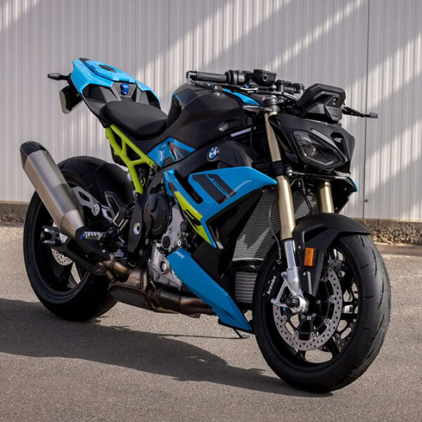 BMW S 1000 R 2025: più potenza per la naked tedesca