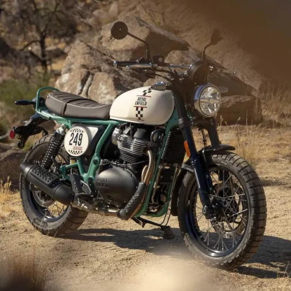 Royal Enfield Bear 650: il fascino delle corse