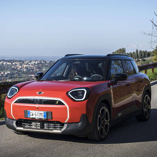 Mini Aceman: crossover elettrica compatta che punta al cuore