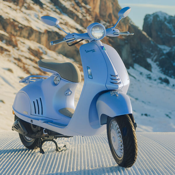 Vespa 946 Snake: glaciale ed esclusiva per l’anno del Serpente