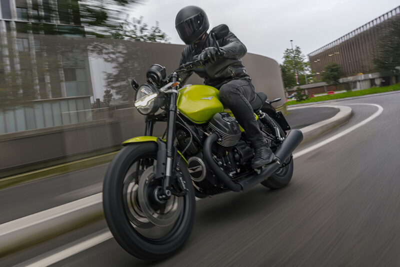 Moto Guzzi V7 Sport, via al prebooking della modern classic